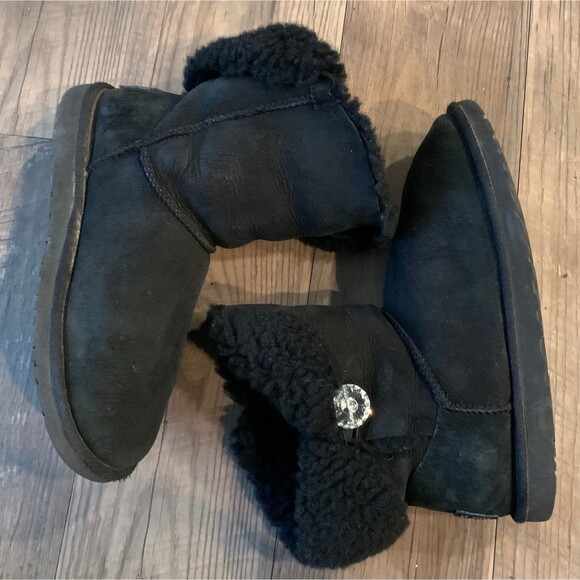 UGG Bailey Button Boots Size 9 - Picture 4 of 9